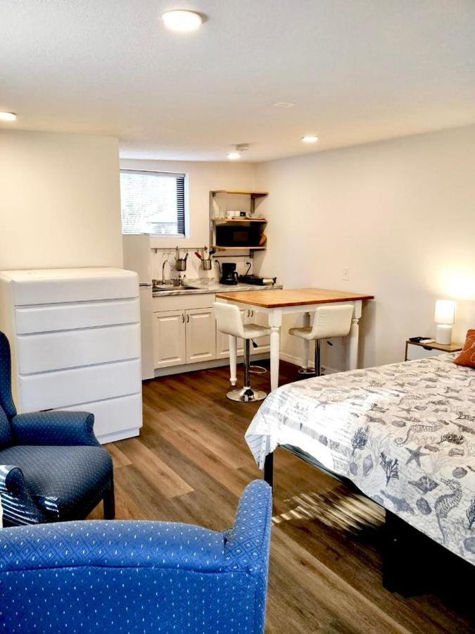 Two Fully Equipped Apartments And A Studio 5 Miles From The Beach سانت بطرسبرج المظهر الخارجي الصورة